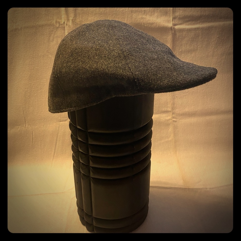 Apt9 cabbie hat. Charcoal grey. Size = L/XL